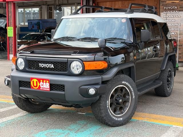 Toyota FJ CRUISER 2016 — фото автомобиля 1