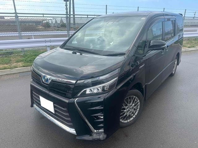 Toyota VOXY 2017 — фото автомобиля 1
