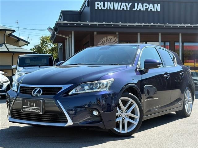 Lexus CT 2016 — фото автомобиля 1