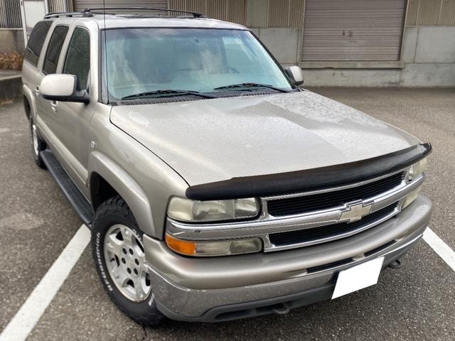 Chevrolet SUBURBAN  — фото автомобиля