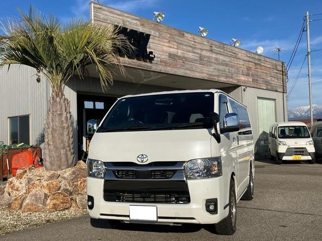Toyota HIACE VAN 2022 — фото автомобиля 1
