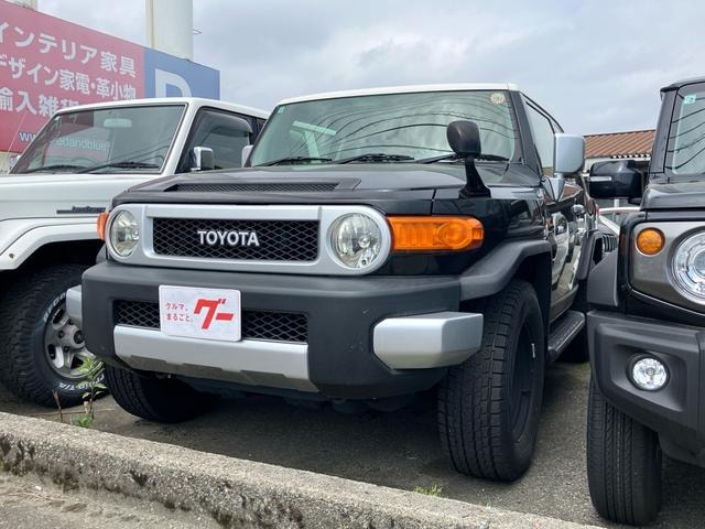 Toyota FJ CRUISER 2012 — фото автомобиля