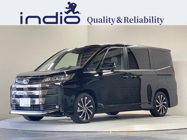 Toyota NOAH 2023 — фото автомобиля 1