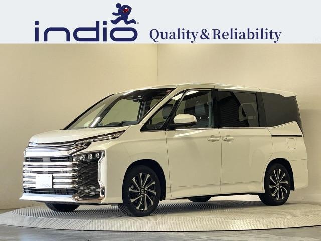 Toyota VOXY 2022 — фото автомобиля 1