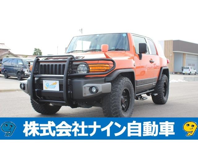 Toyota FJ CRUISER 2013 — фото автомобиля