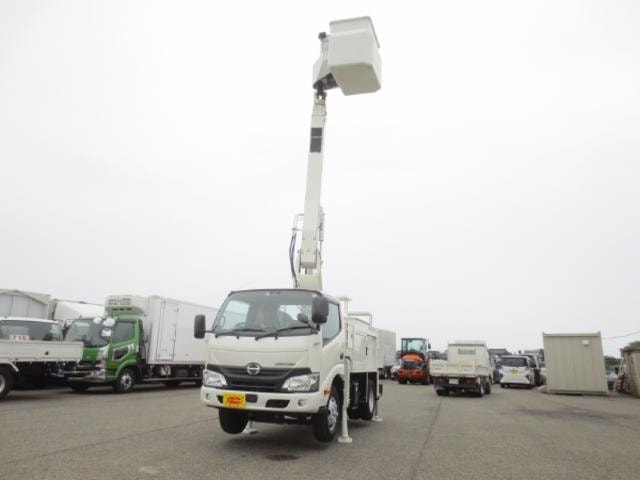 Hino DUTRO 2018 — фото автомобиля 1