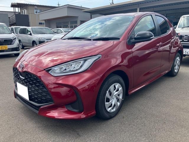 Toyota YARIS 2026 — фото автомобиля