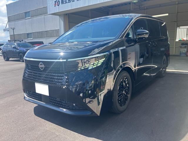Nissan ELGRAND 2026 — фото автомобиля