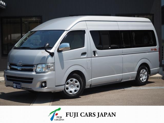 Toyota HIACE VAN 2013 — фото автомобиля