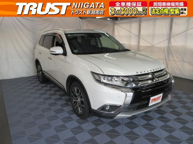Mitsubishi OUTLANDER 2018 — фото автомобиля