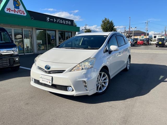 Toyota PRIUS ALPHA 2014 — фото автомобиля