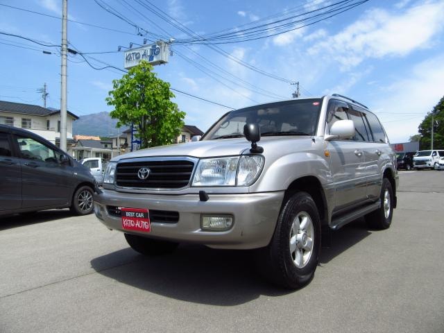 Toyota LAND CRUISER 100 2000 — фото автомобиля