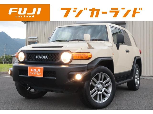 Toyota FJ CRUISER 2018 — фото автомобиля