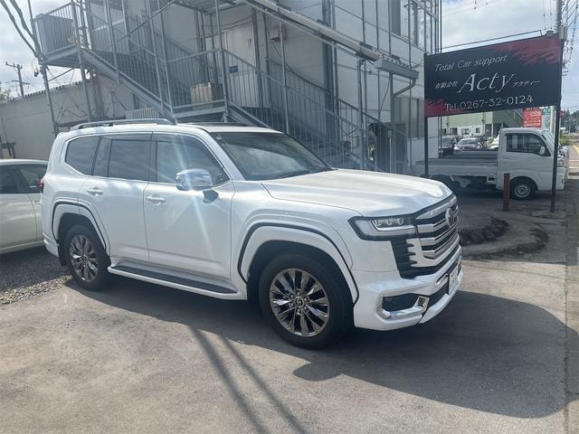 Toyota LAND CRUISER 2023 — фото автомобиля