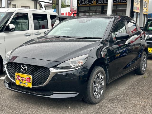 Mazda 2 2021 — фото автомобиля 1