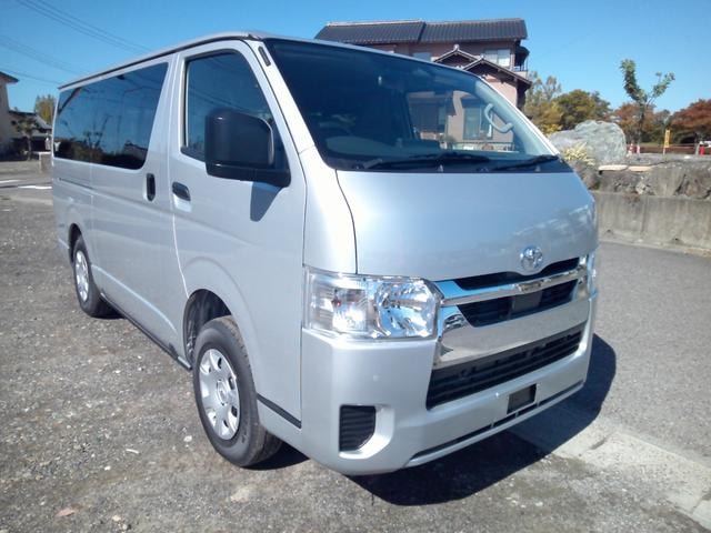 Toyota HIACE VAN 2026 — фото автомобиля