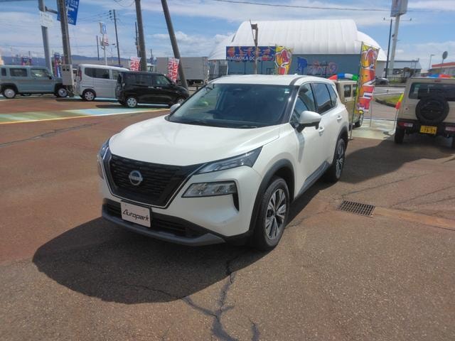 Nissan X-TRAIL 2023 — фото автомобиля 1