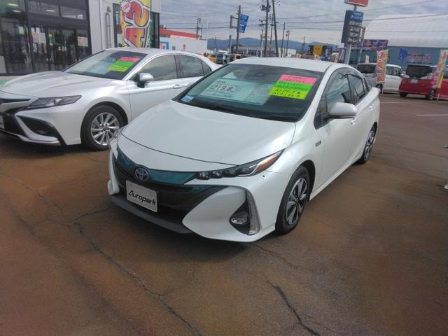 Toyota PRIUS PHV 2017 — фото автомобиля