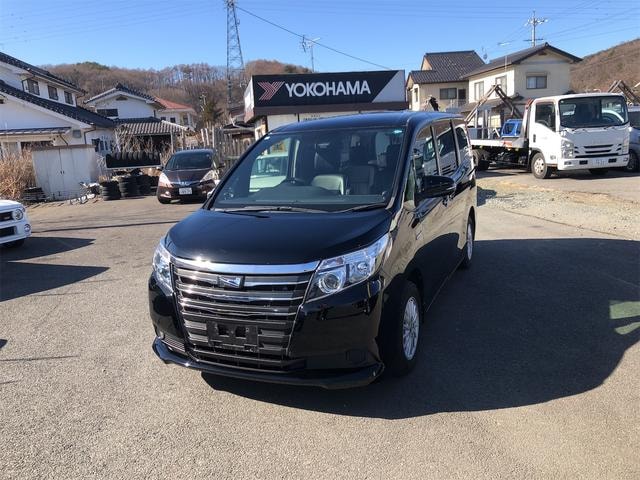 Toyota NOAH 2017 — фото автомобиля 1