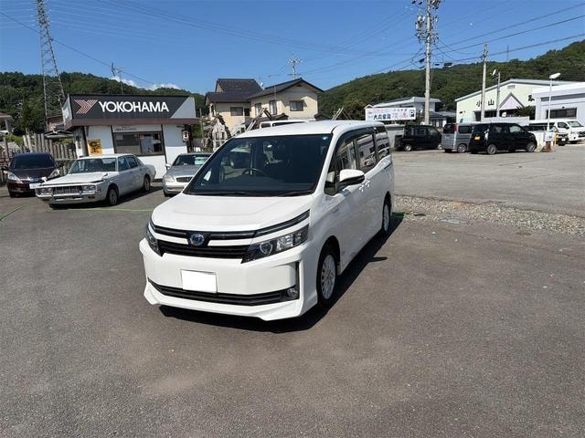 Toyota VOXY 2015 — фото автомобиля 1