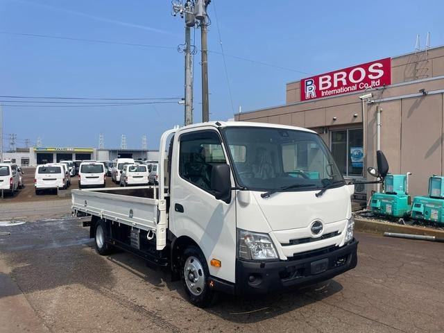 Hino DUTRO 2025 — фото автомобиля 1