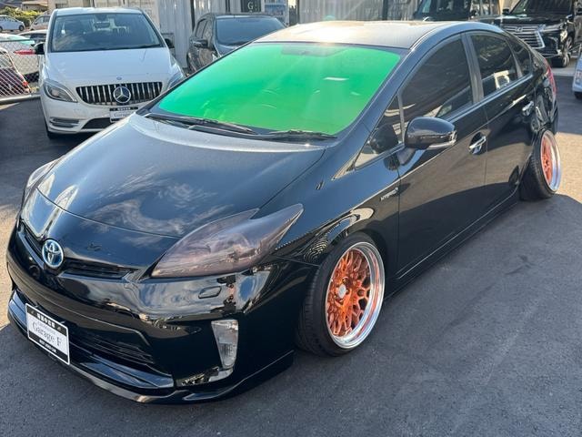 Toyota PRIUS 2011 — фото автомобиля