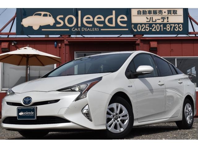 Toyota PRIUS 2018 — фото автомобиля 1