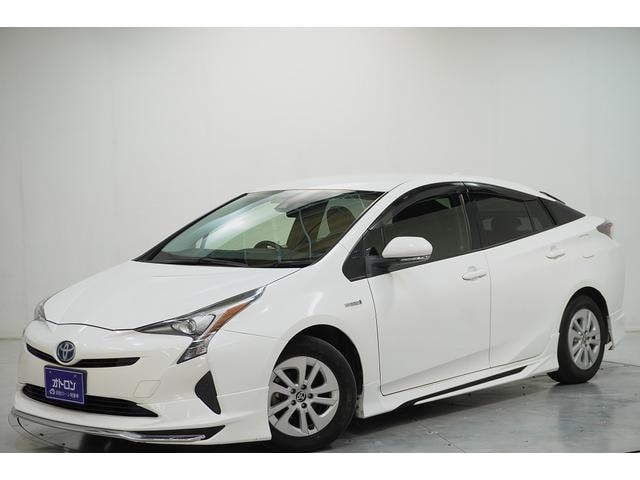 Toyota PRIUS 2017 — фото автомобиля 1