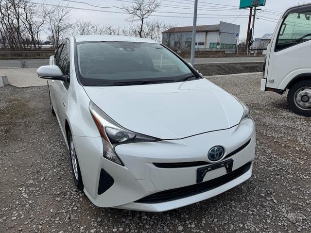 Toyota PRIUS 2017 — фото автомобиля 1
