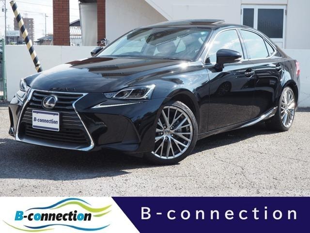 Lexus IS 2017 — фото автомобиля 1