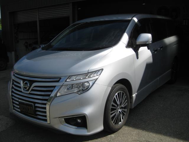 Nissan ELGRAND 2014 — фото автомобиля 1