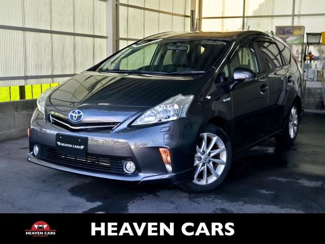 Toyota PRIUS ALPHA 2013 — фото автомобиля