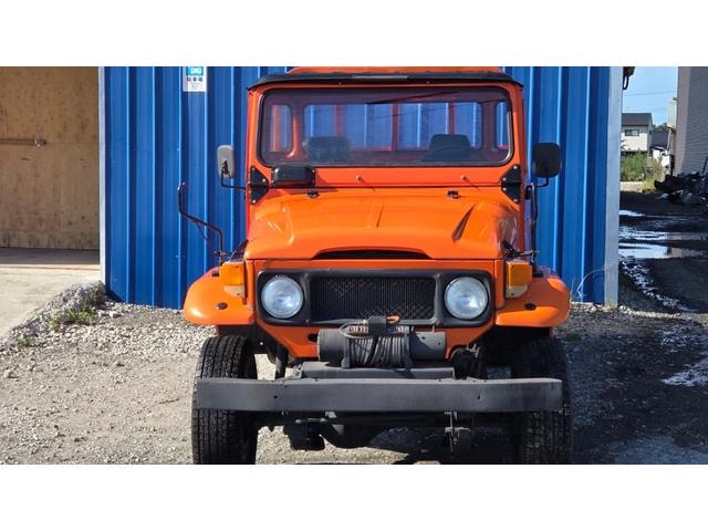 Toyota LAND CRUISER 40 1977 — фото автомобиля 1