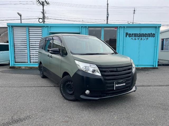 Toyota NOAH 2014 — фото автомобиля 1
