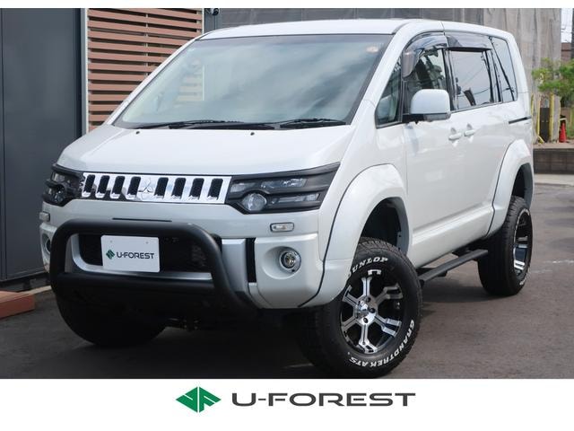 Mitsubishi DELICA D:5 2014 — фото автомобиля 1