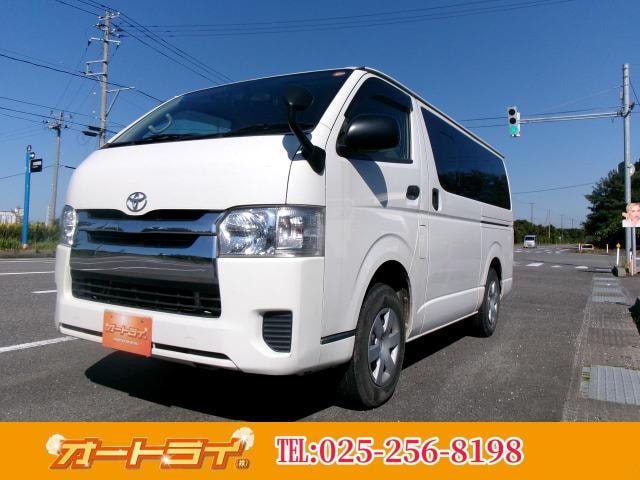 Toyota HIACE VAN 2017 — фото автомобиля