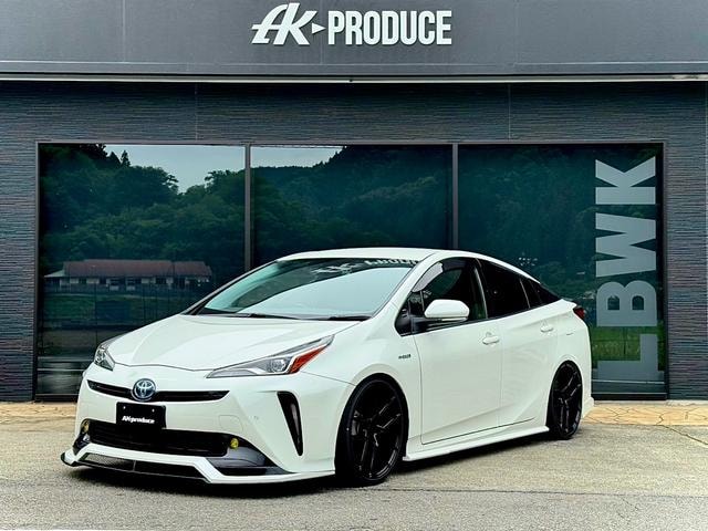 Toyota PRIUS 2020 — фото автомобиля 1