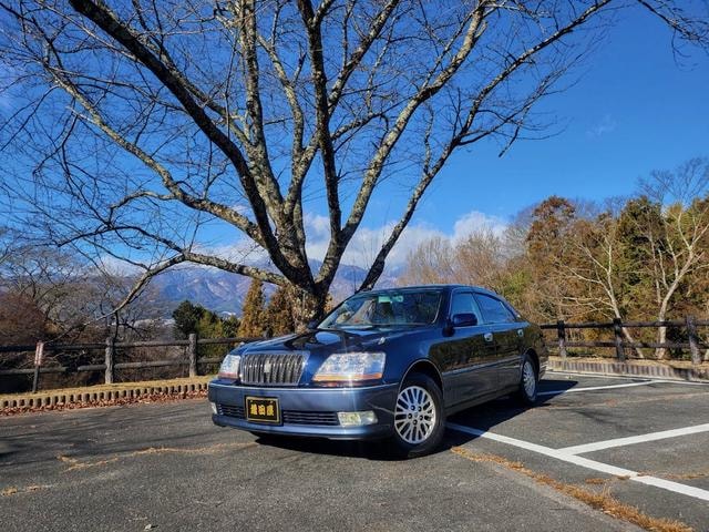 Toyota CROWN MAJESTA 2000 — фото автомобиля