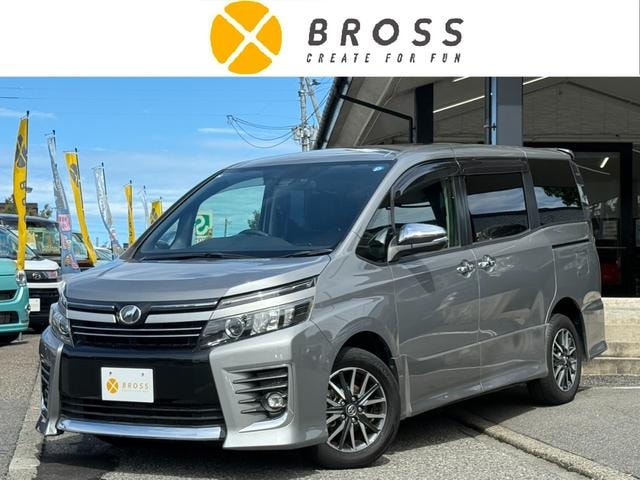 Toyota VOXY 2017 — фото автомобиля 1