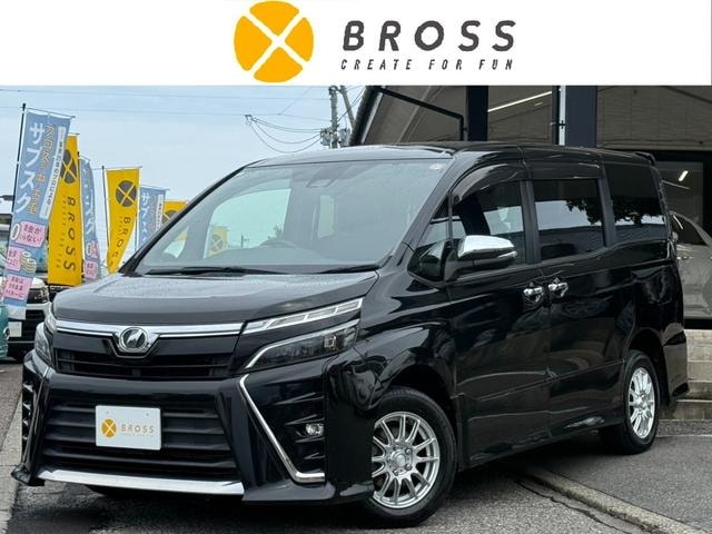 Toyota VOXY 2018 — фото автомобиля 1
