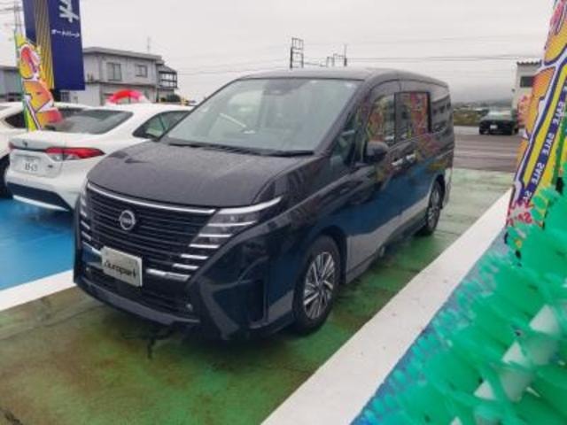 Nissan SERENA 2023 — фото автомобиля 1