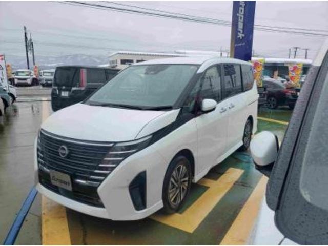 Nissan SERENA 2025 — фото автомобиля 1