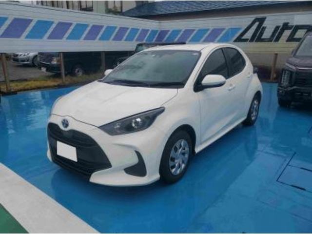 Toyota YARIS 2023 — фото автомобиля 1