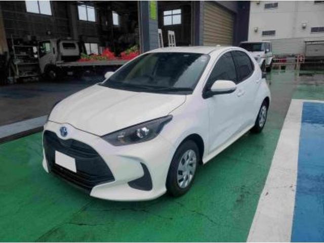 Toyota YARIS 2023 — фото автомобиля