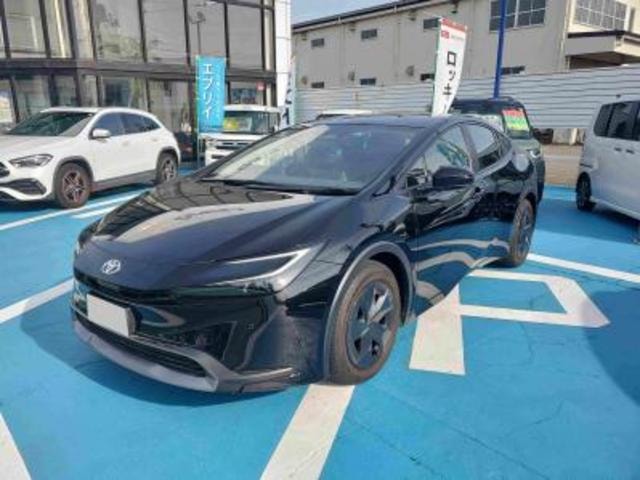 Toyota PRIUS 2023 — фото автомобиля 1