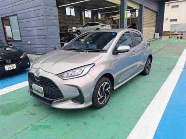 Toyota YARIS 2024 — фото автомобиля