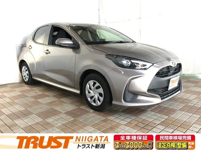 Toyota YARIS 2021 — фото автомобиля