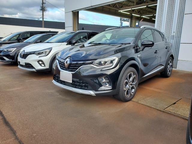 Renault CAPTUR 2024 — фото автомобиля 1