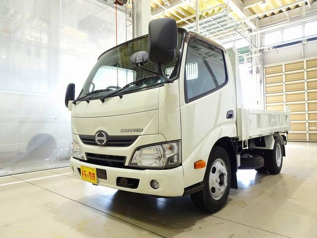 Hino DUTRO 2017 — фото автомобиля 1