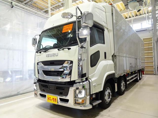Isuzu GIGA 2025 — фото автомобиля